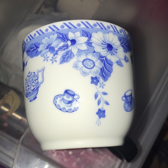 The English Tea Collection Mug with blue floral print - Picture 2 of 7